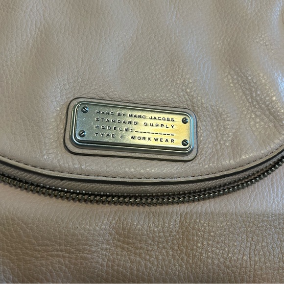 Marc Jacobs Natasha Q Crossbody with matching wallet - Picture 4 of 14